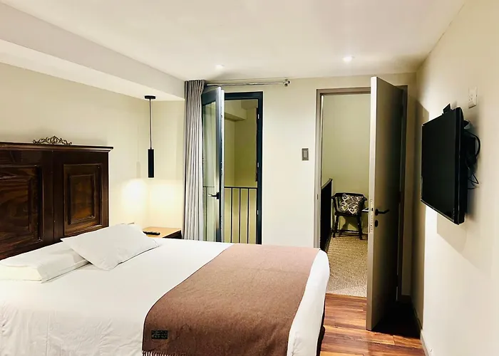 Hm Montes Hotel *