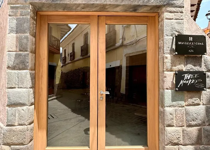 Hm Montes Hotel